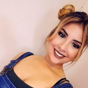 Meet your Posher, Kendra